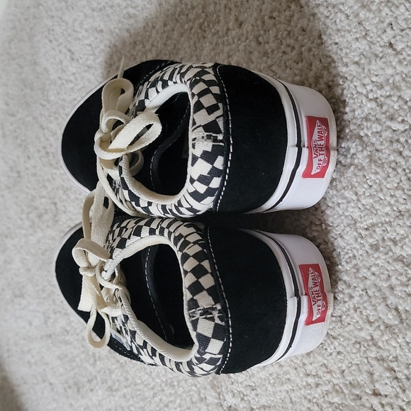 Vans - Picture 2 of 3